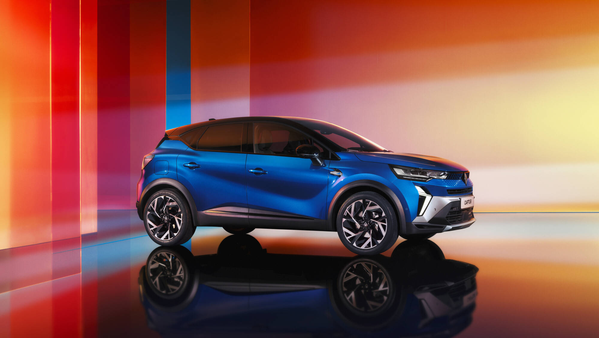 new_renault_captur_e-tech_hybrid_-_esprit_alpine_version_004.jpg
